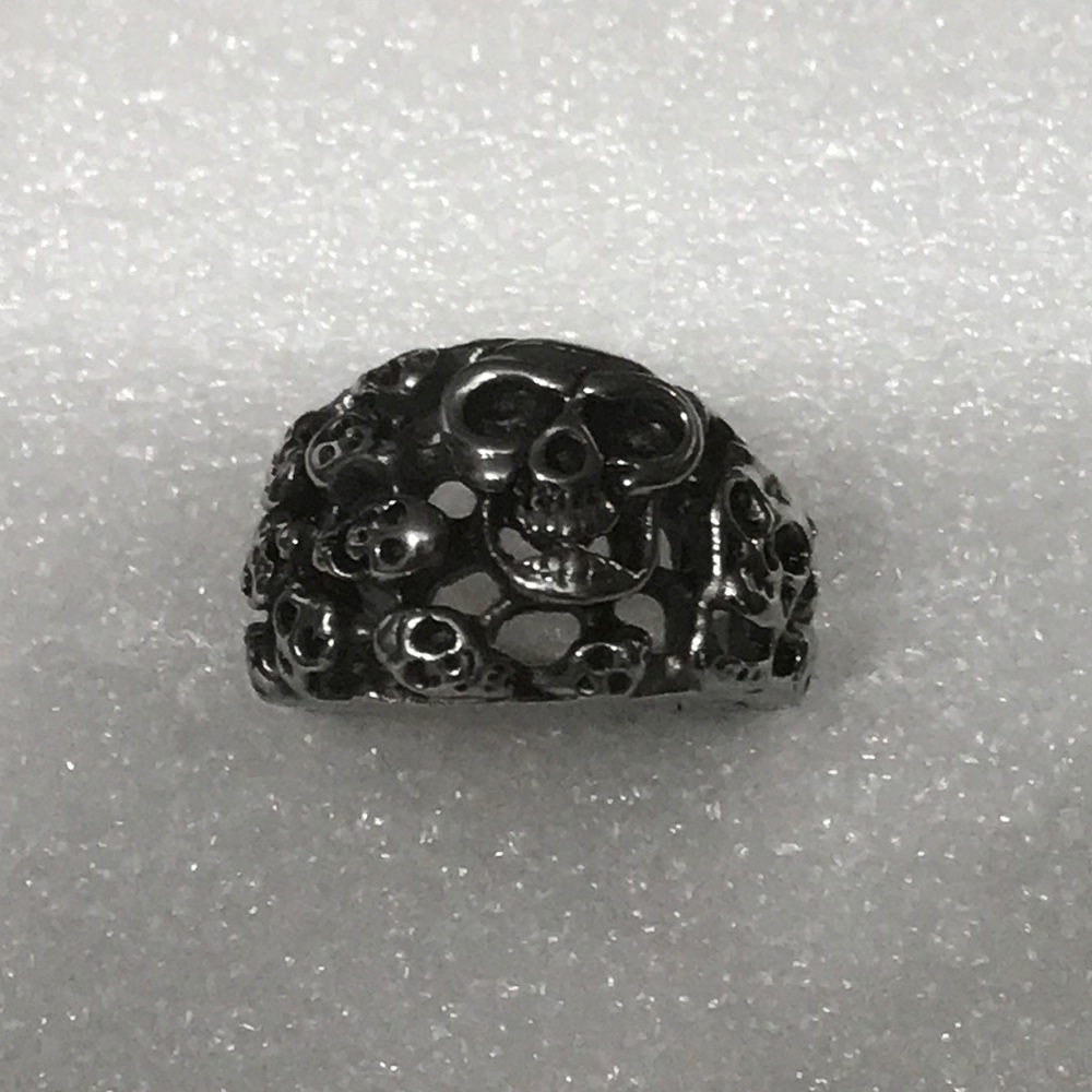 Men’s skull ring